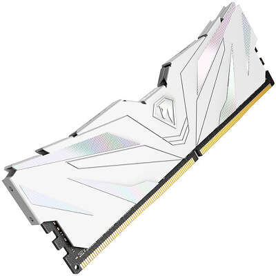 Модуль памяти DDR4 DIMM 8Gb DDR3600 Netac Shadow II White (NTSWD4P36SP-08W)