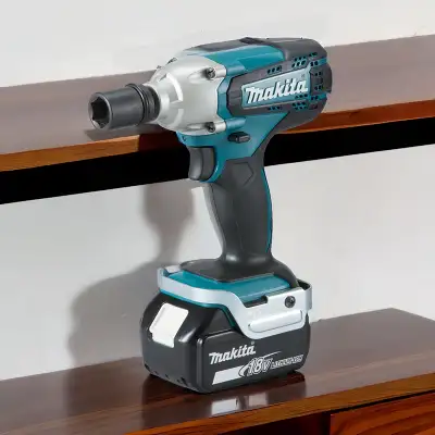 Гайковерт Makita DTW190RME аккум. патрон:квад.1/2" (кейс в комплекте)